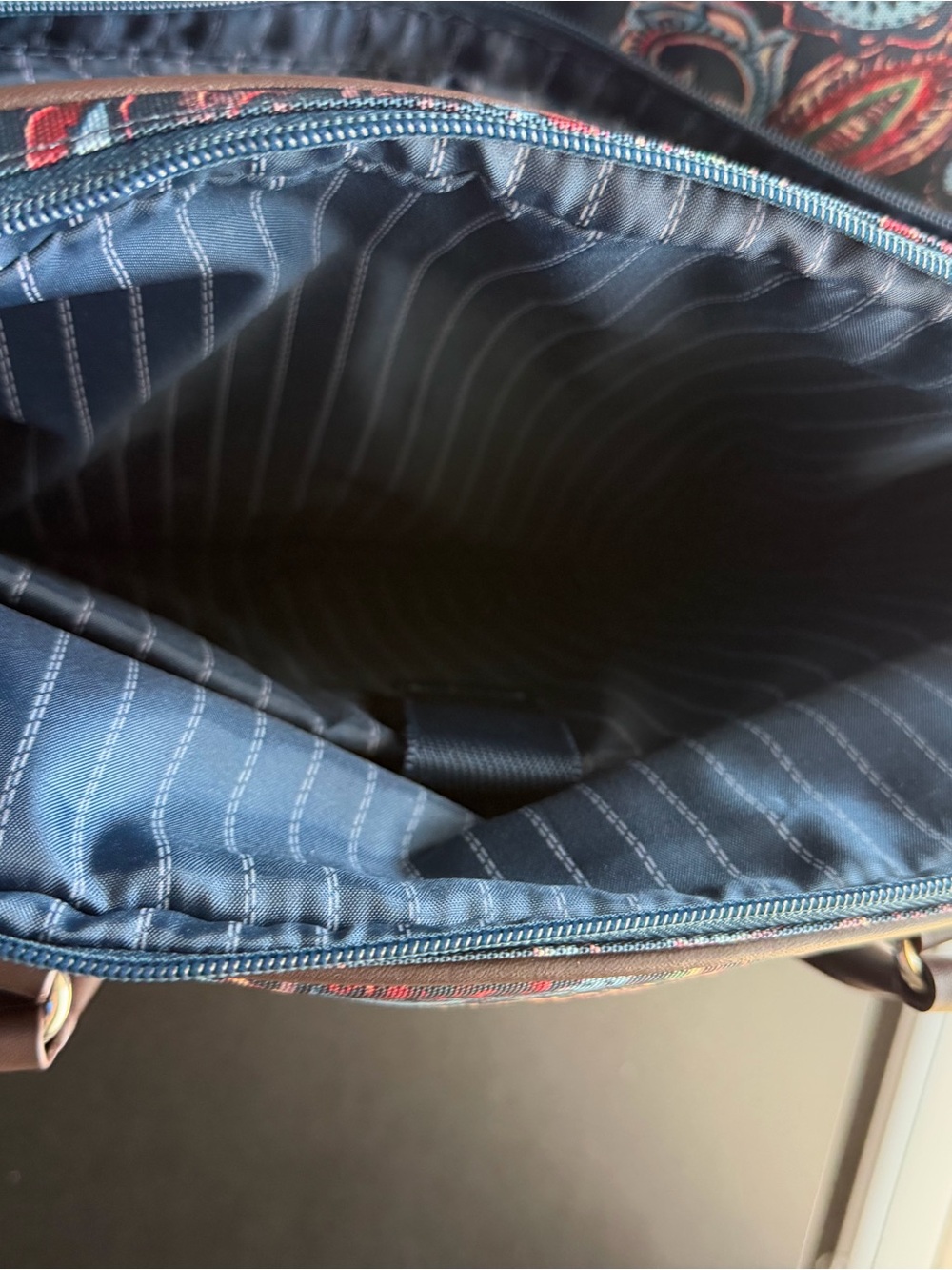 Chaps Richmond Park Paisley Carry  On Travel bag 19" - Picture 10 of 14
